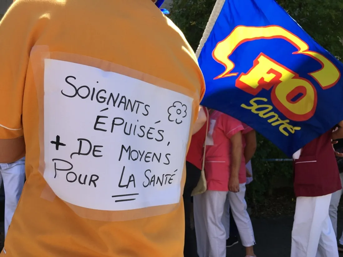 manif RVO Ste Gemmes soignants épuisés